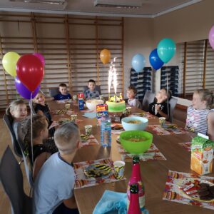 42269564_721430358195367_7767657730176712704_n